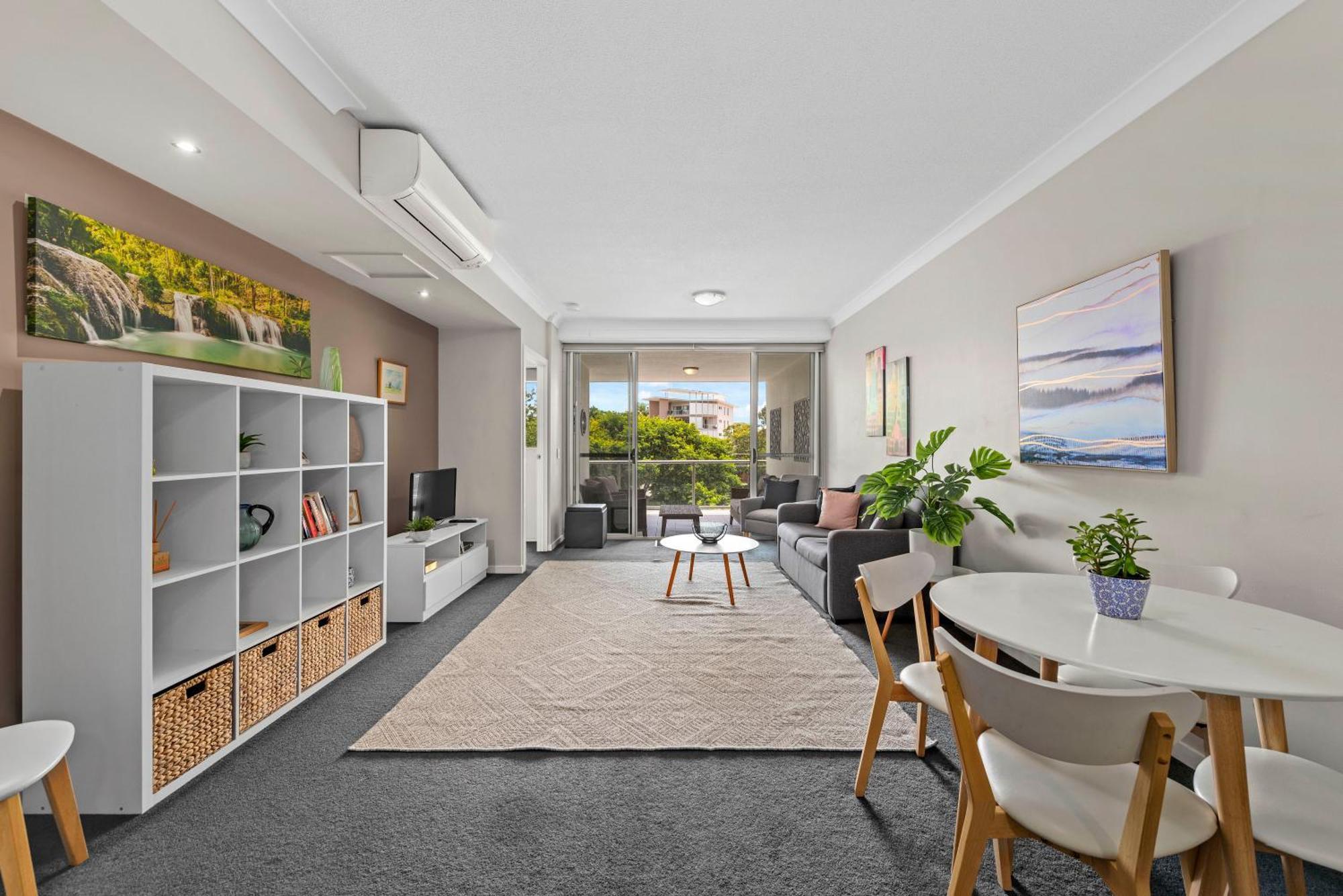 Apartment Spacious 2br Close To Uq, Shops With 2parking & Pool *