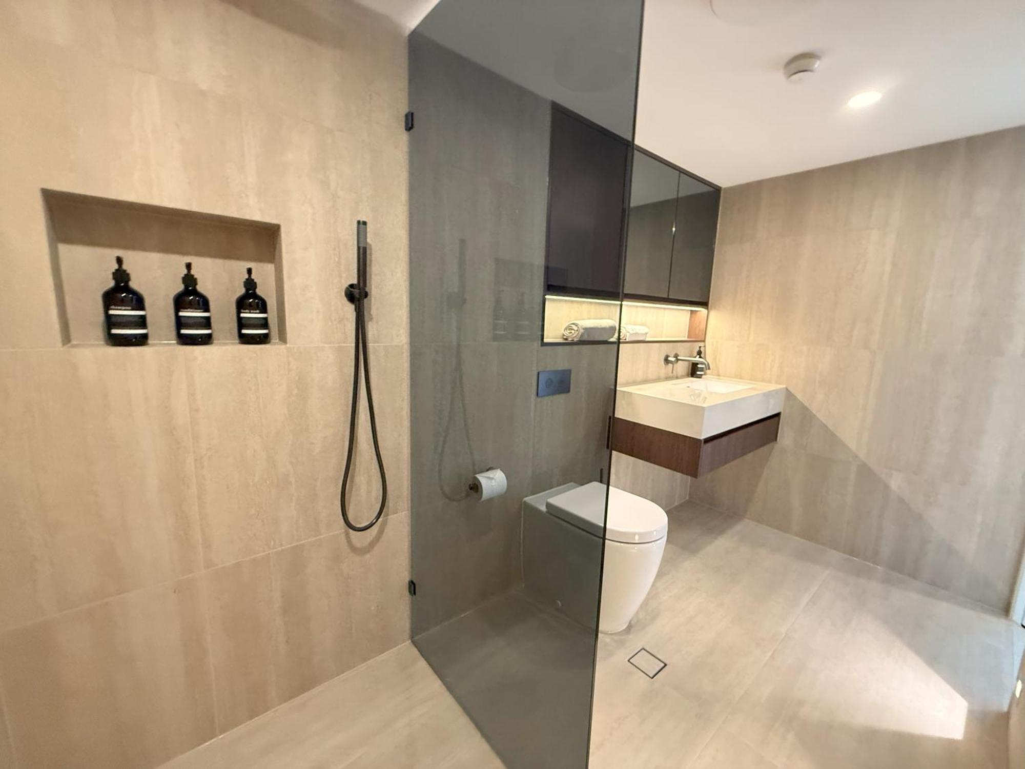 Penthouse - Luxury 2 Storey -3 Bedroom Sky Home!