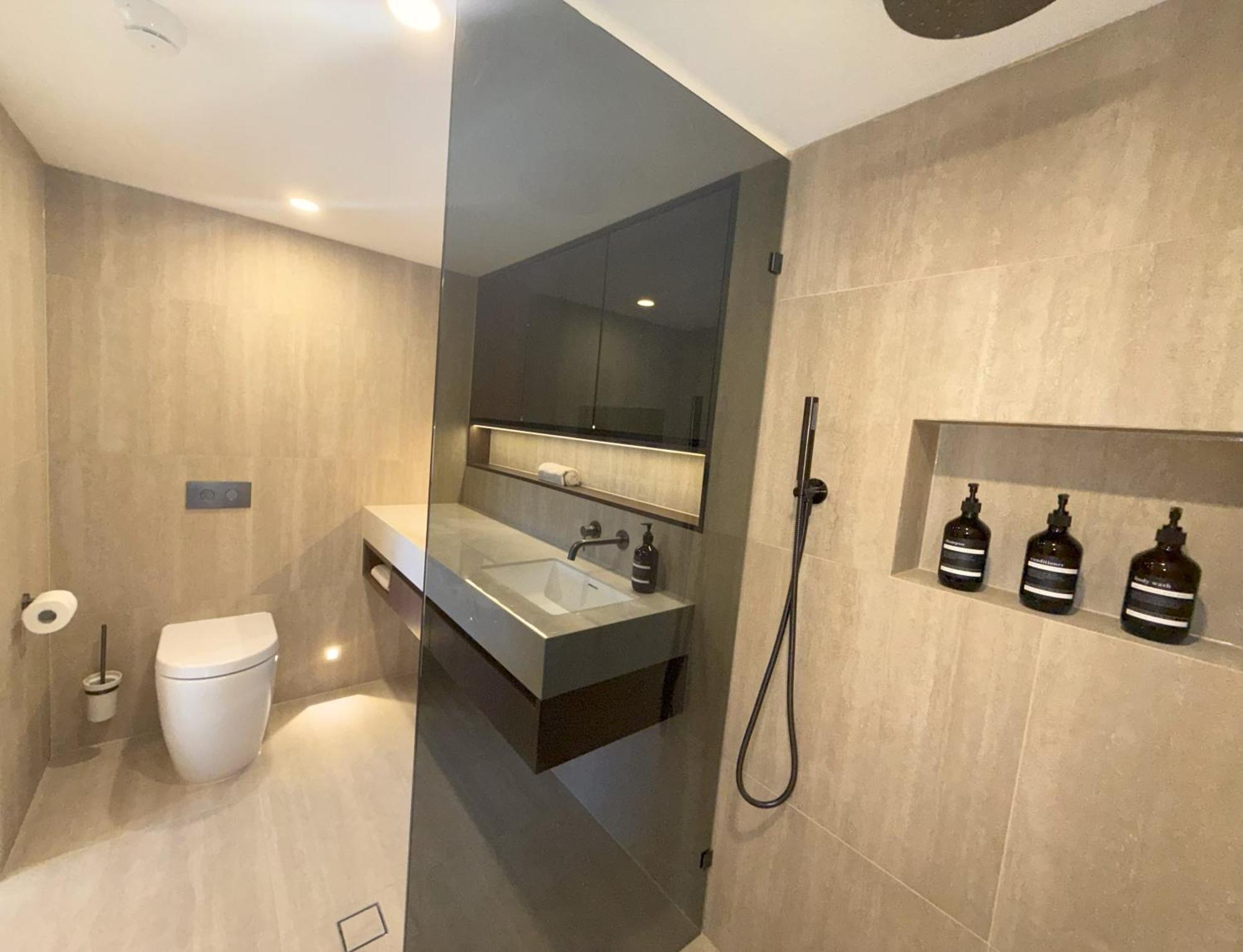 Penthouse - Luxury 2 Storey -3 Bedroom Sky Home! Apartment *