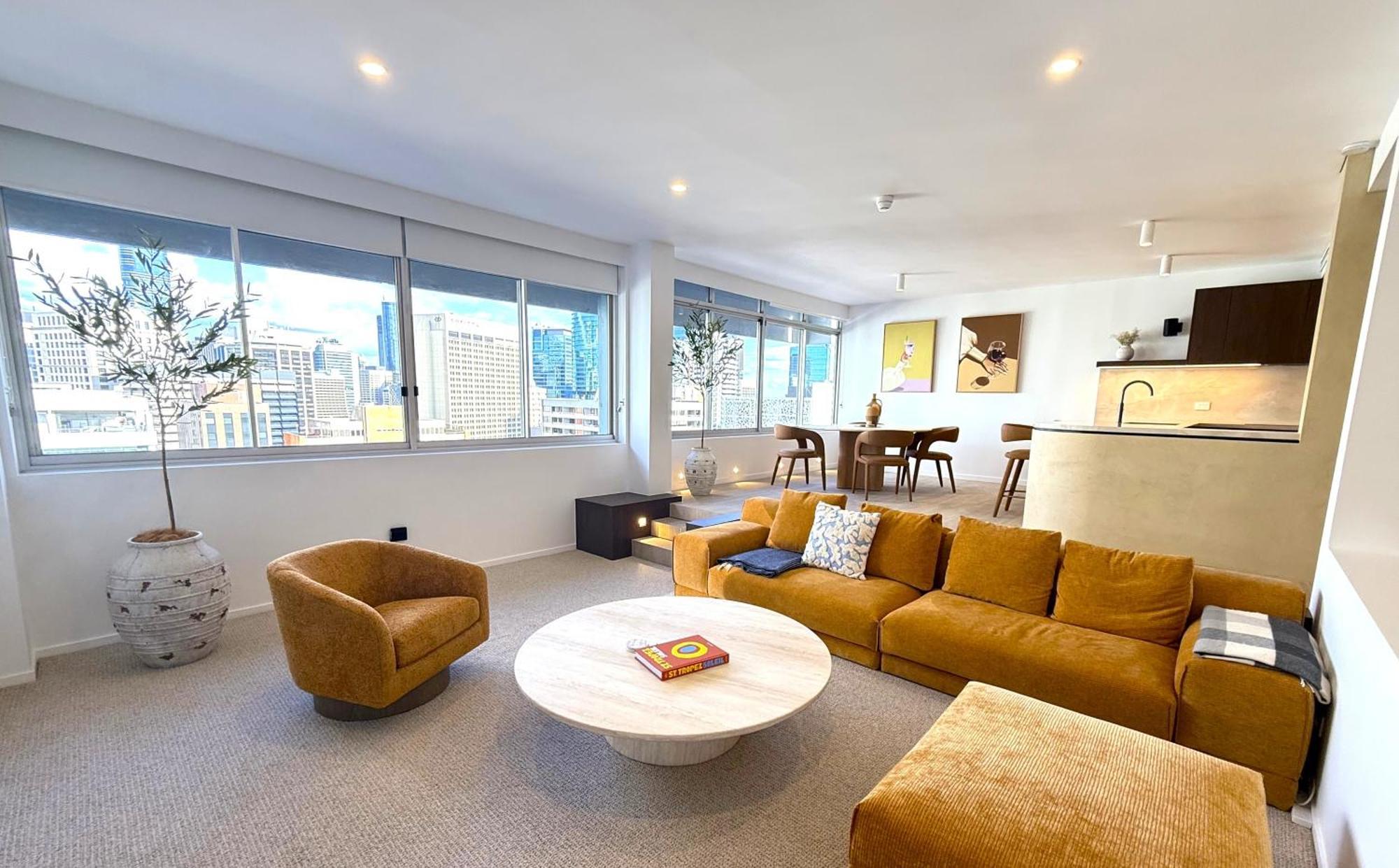 Penthouse - Luxury 2 Storey -3 Bedroom Sky Home! *