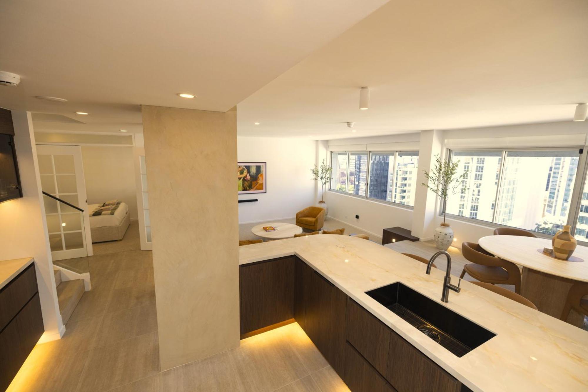 Apartment Penthouse - Luxury 2 Storey -3 Bedroom Sky Home!
