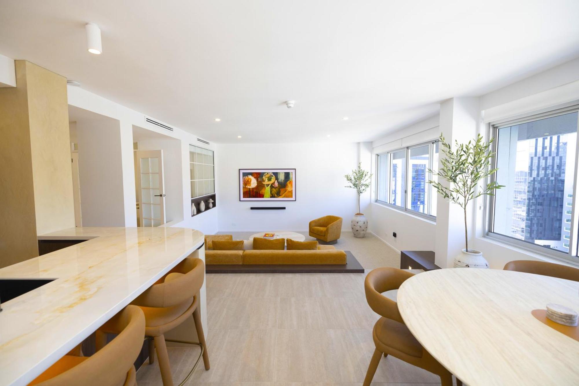 Penthouse - Luxury 2 Storey -3 Bedroom Sky Home! *