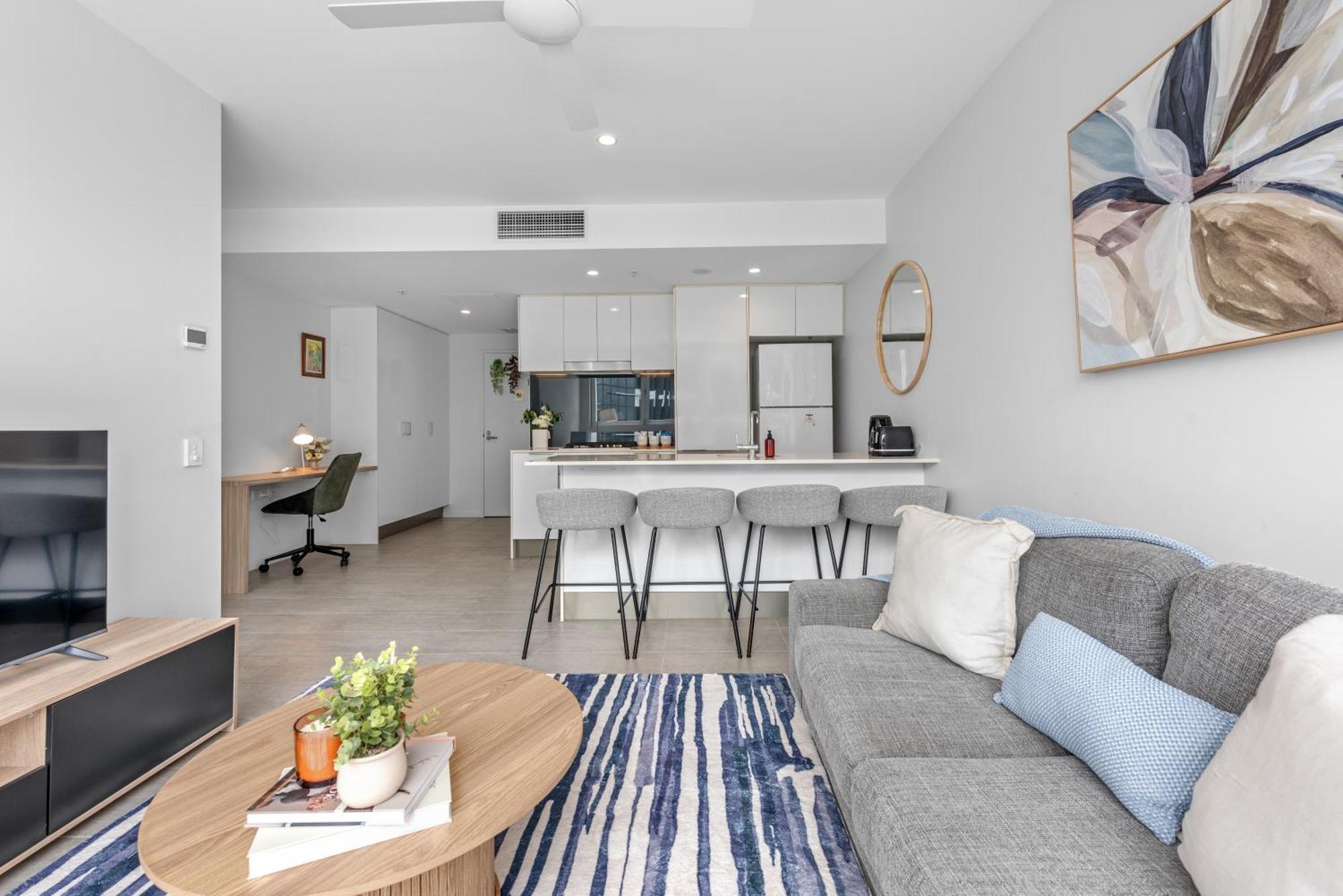 Modern 1br With Parking And Study Desk! Apartment Brisbane
