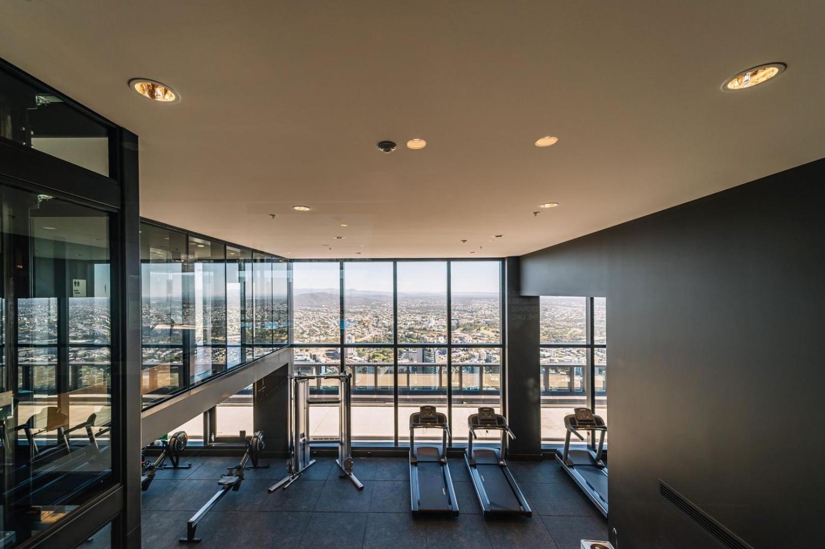Cbd 2br With Breathtaking Views, Pool & Gym Apartment Brisbane