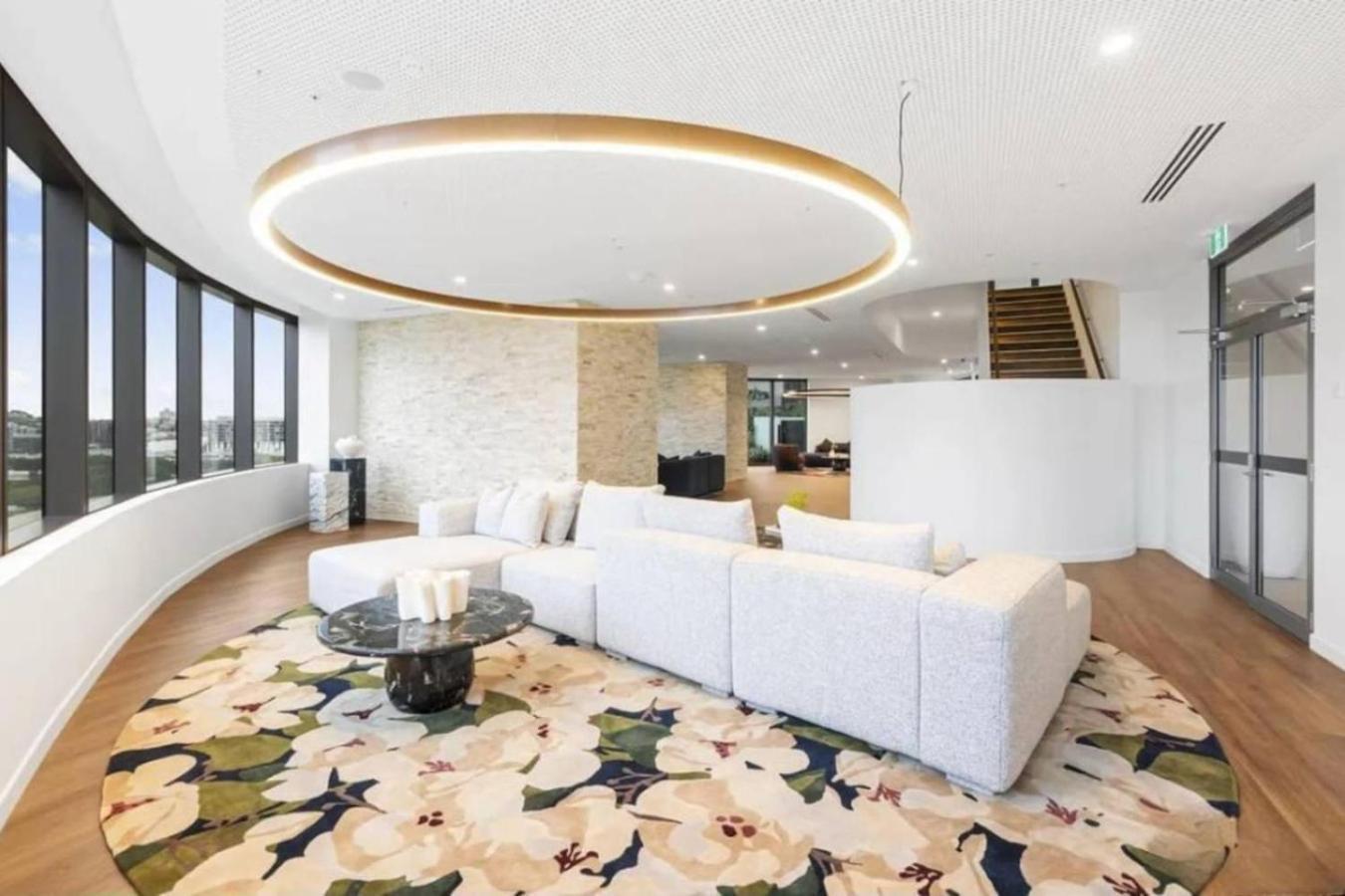 Stylish With Pool, Sauna & Gym Apartment *