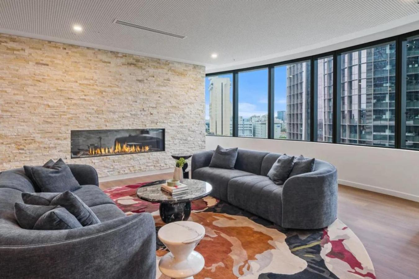 Apartment Stylish With Pool, Sauna & Gym