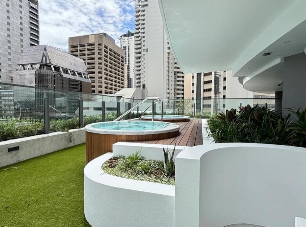 Stylish With Pool, Sauna & Gym * Brisbane