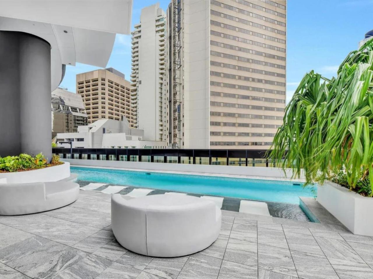 Stylish With Pool, Sauna & Gym Apartment Brisbane