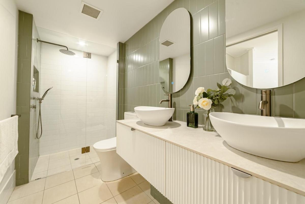 Lux 18th Floor 2br 2bath, River View, Pool, Spa, Sauna, Gym, Wifi, Apartment