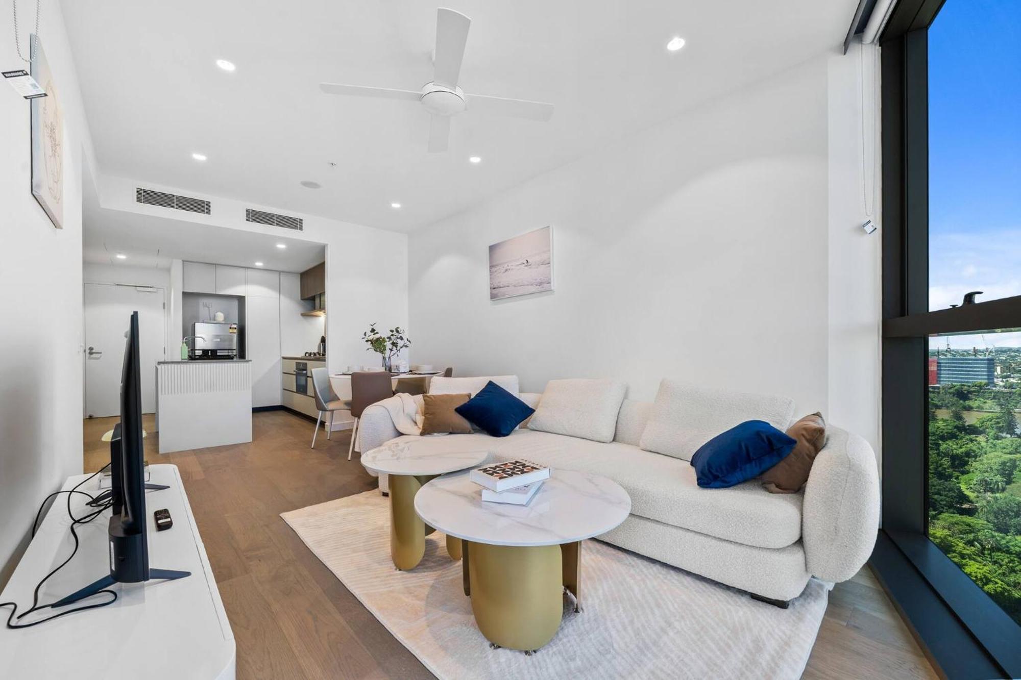 Apartment Queen's - Brand New On The Star Bne