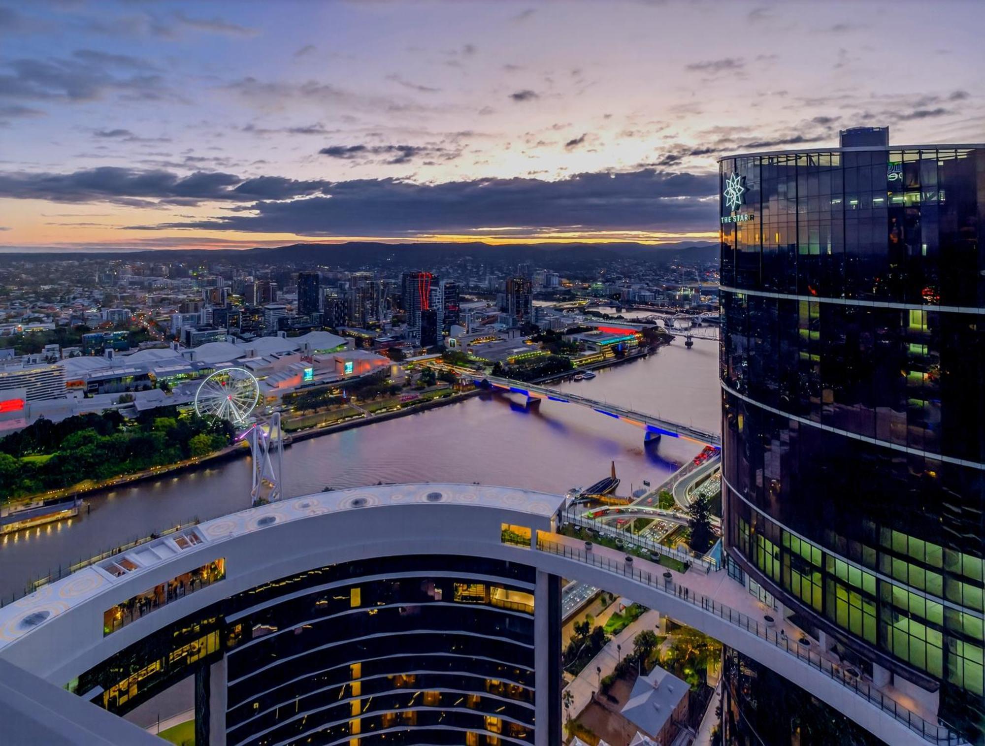 River Glow At Queens Wharf Level 43 Brisbane