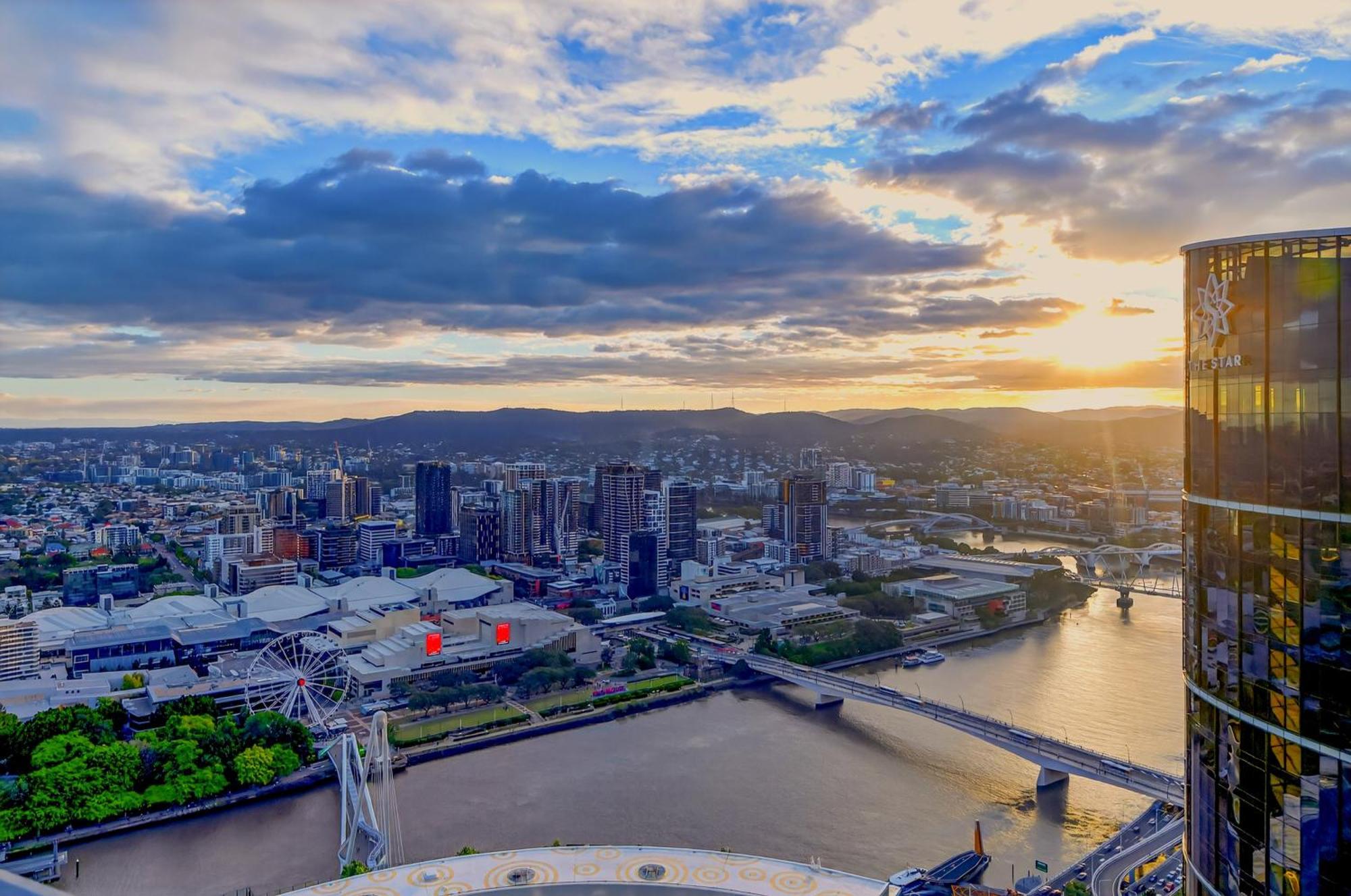 River Glow At Queens Wharf Level 43 Apartment Brisbane