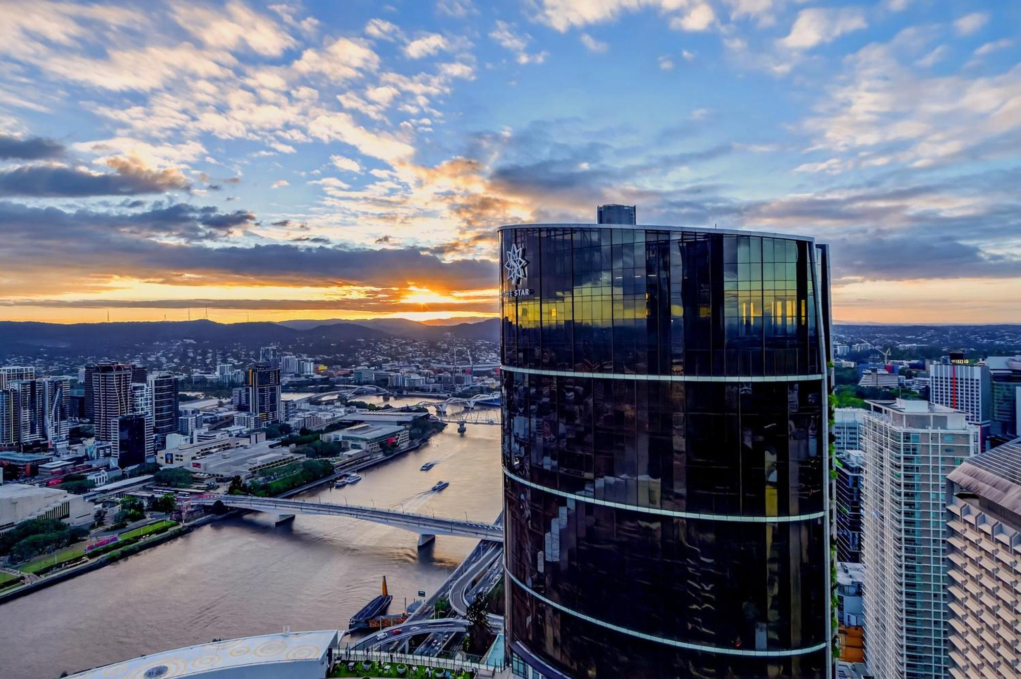 River Glow At Queens Wharf Level 43 Apartment