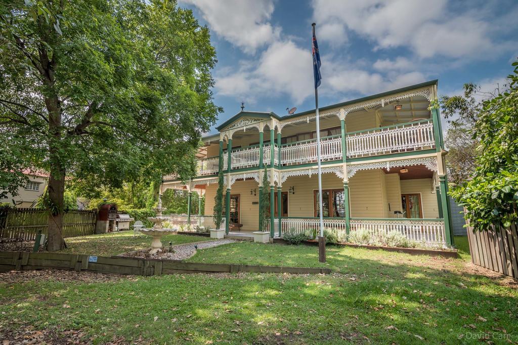Guest house Grove Manor