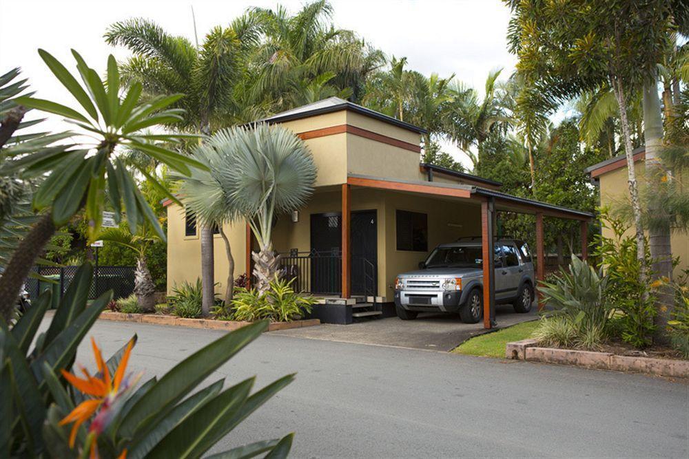 Village 4*