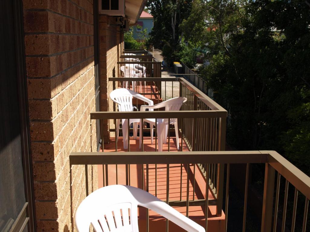 Lancaster Court Motel 3*