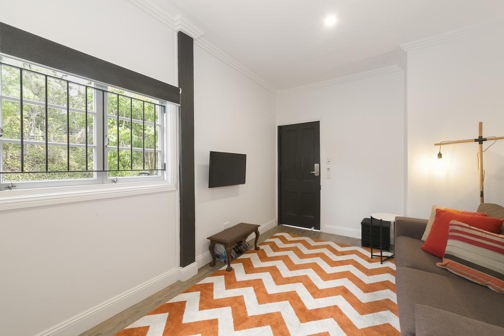 Milton Mews & Brisbane