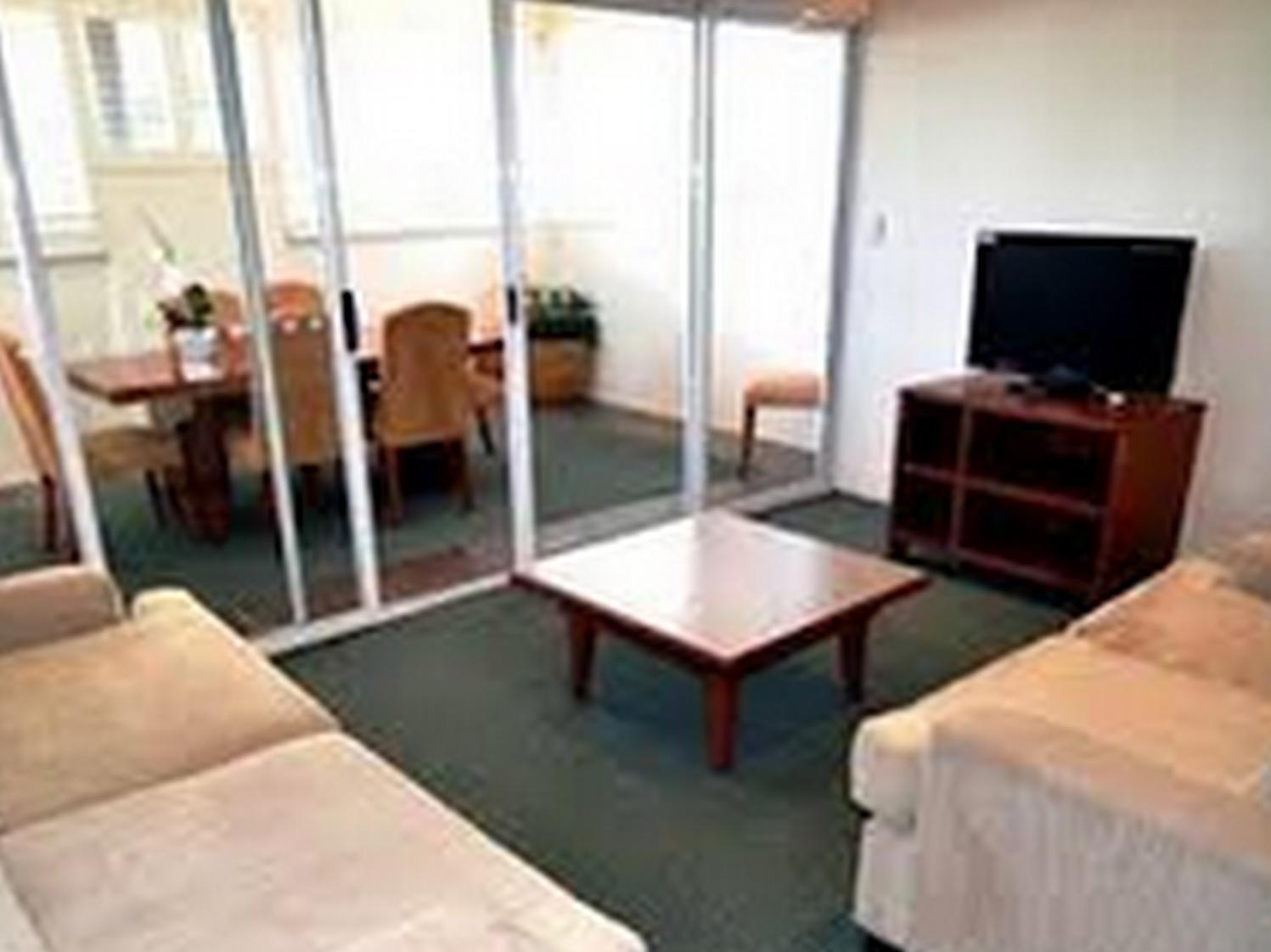Airport Heritage Motel 4*