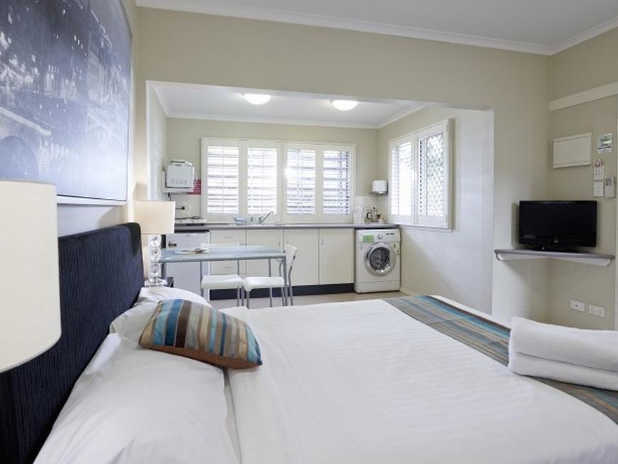 Street Aparthotel 3*