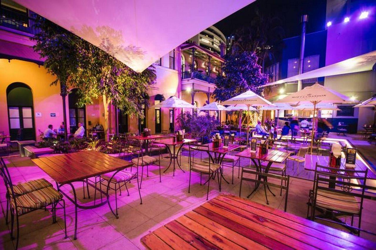 Hotel Stamford Plaza