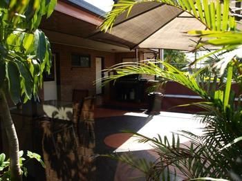 Lancaster Court Motel 3*