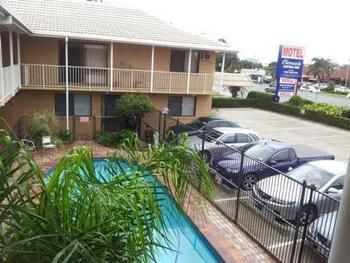 Chermside Motor 3*