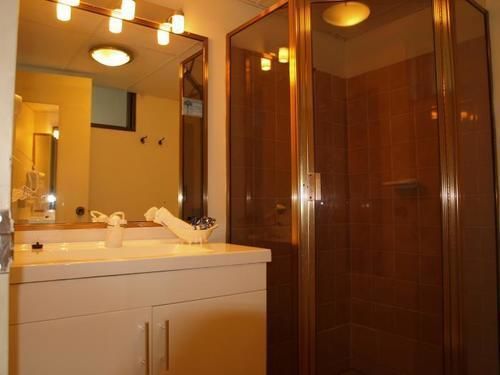 Lancaster Court Motel 3*