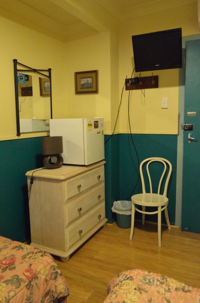 Aussie Way Lodge Hostel *