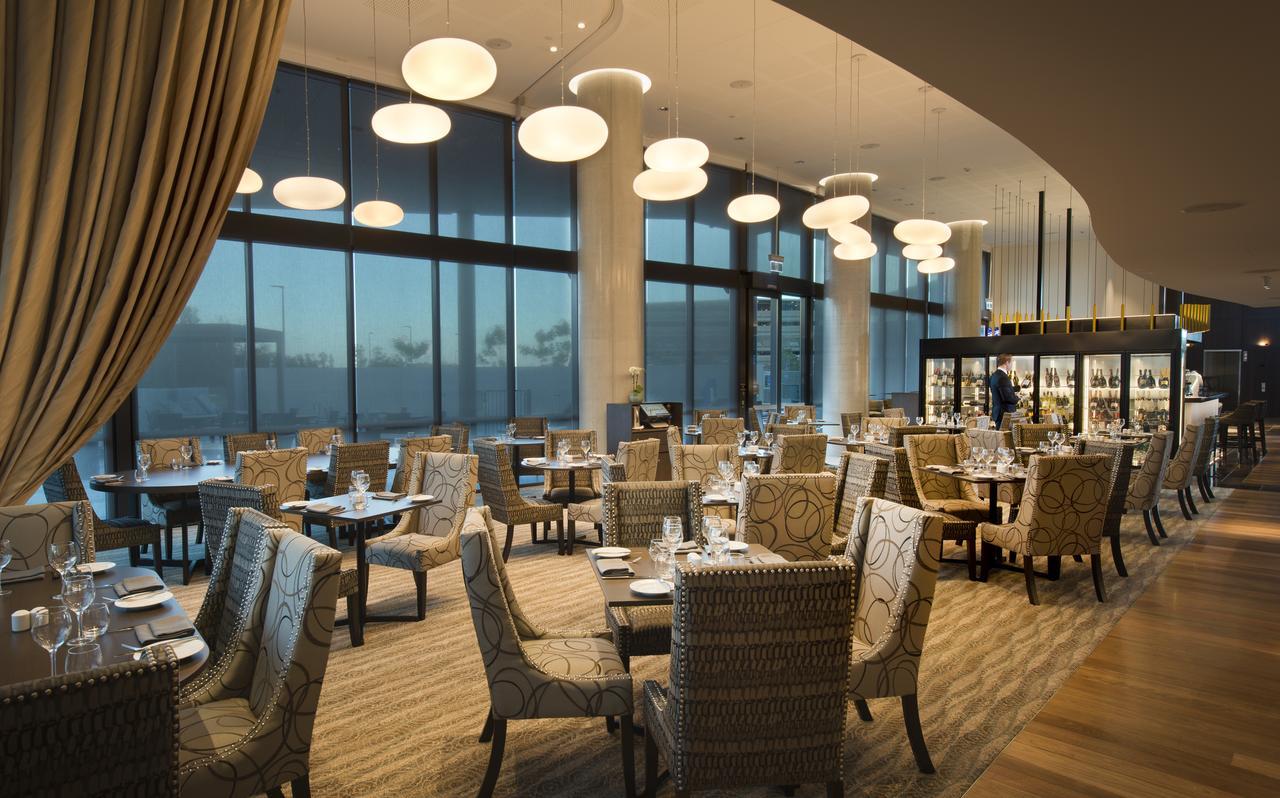 Pullman Airport Hotel 5*