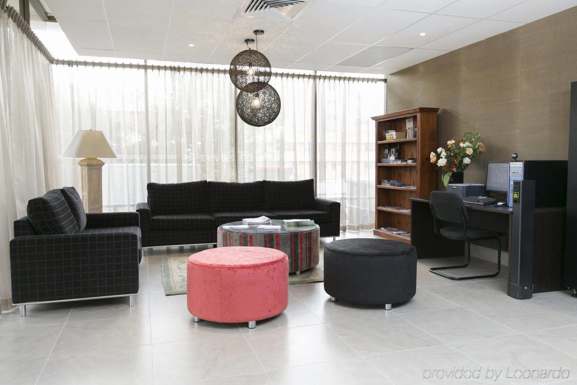 Aparthotel Summit