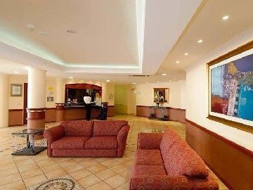 West End Aparthotel 4*