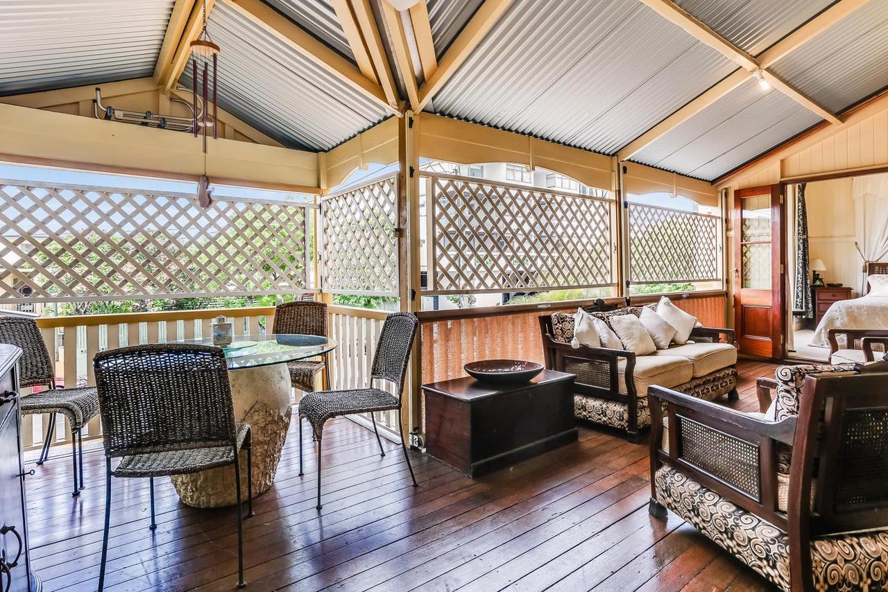 Bed & Breakfast Cream Gables Brisbane