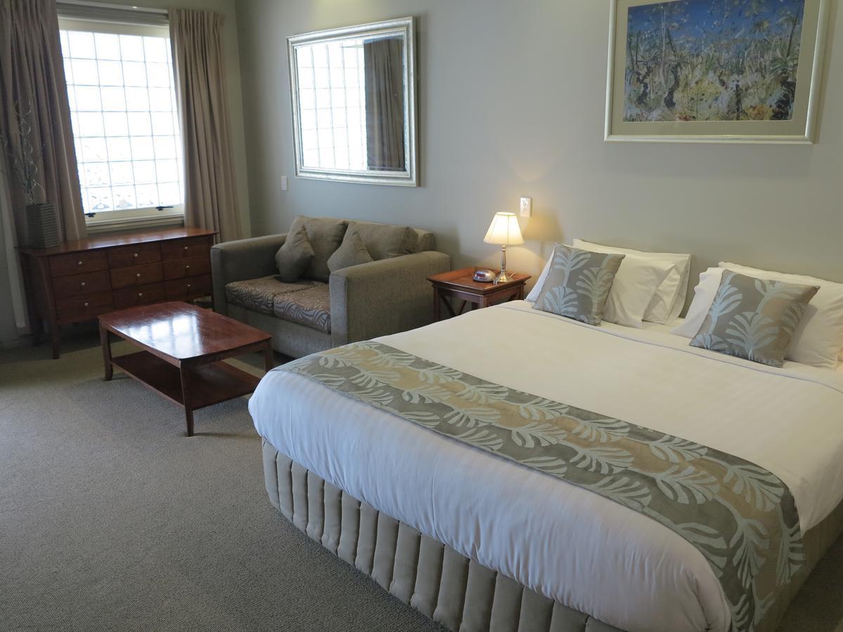 Shangri-la Gardens 4*