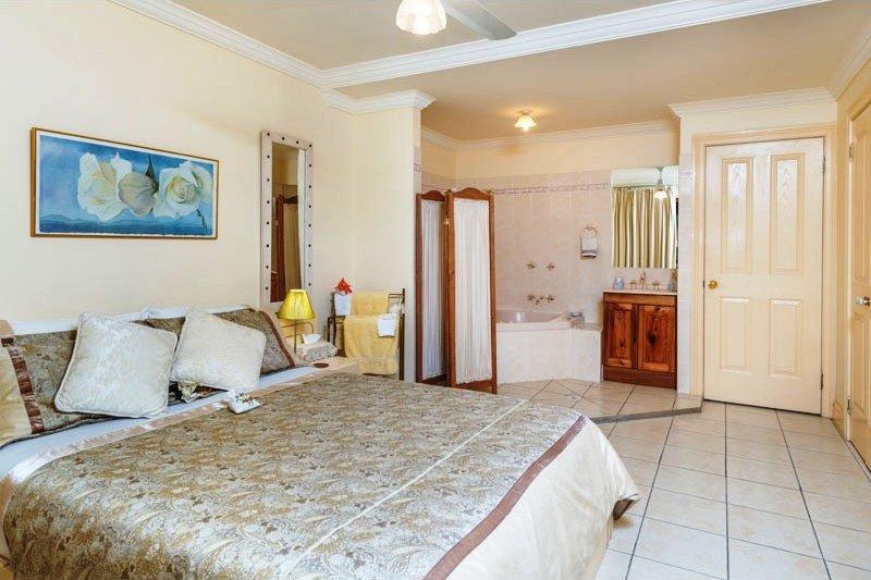 Bed & Breakfast Cream Gables Brisbane