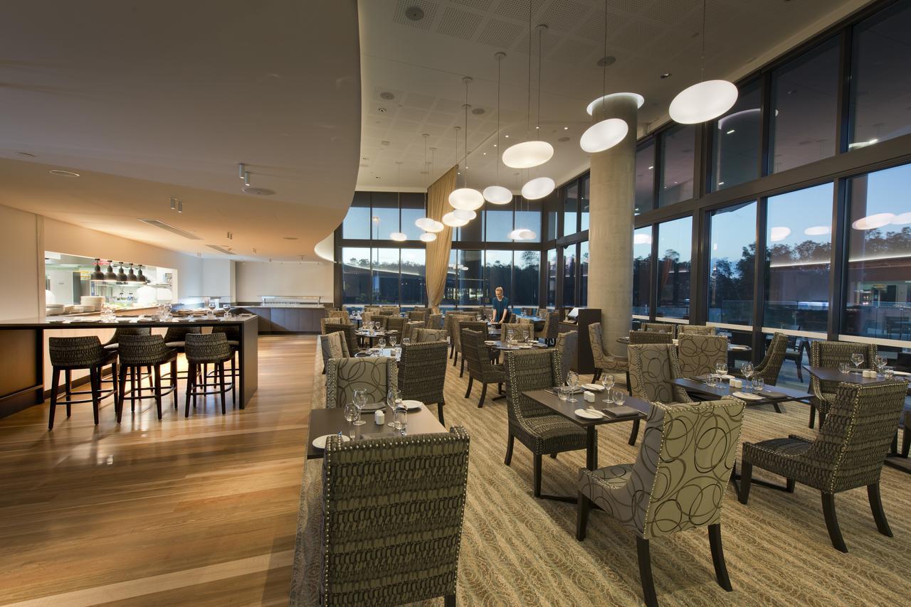 Pullman Airport Hotel