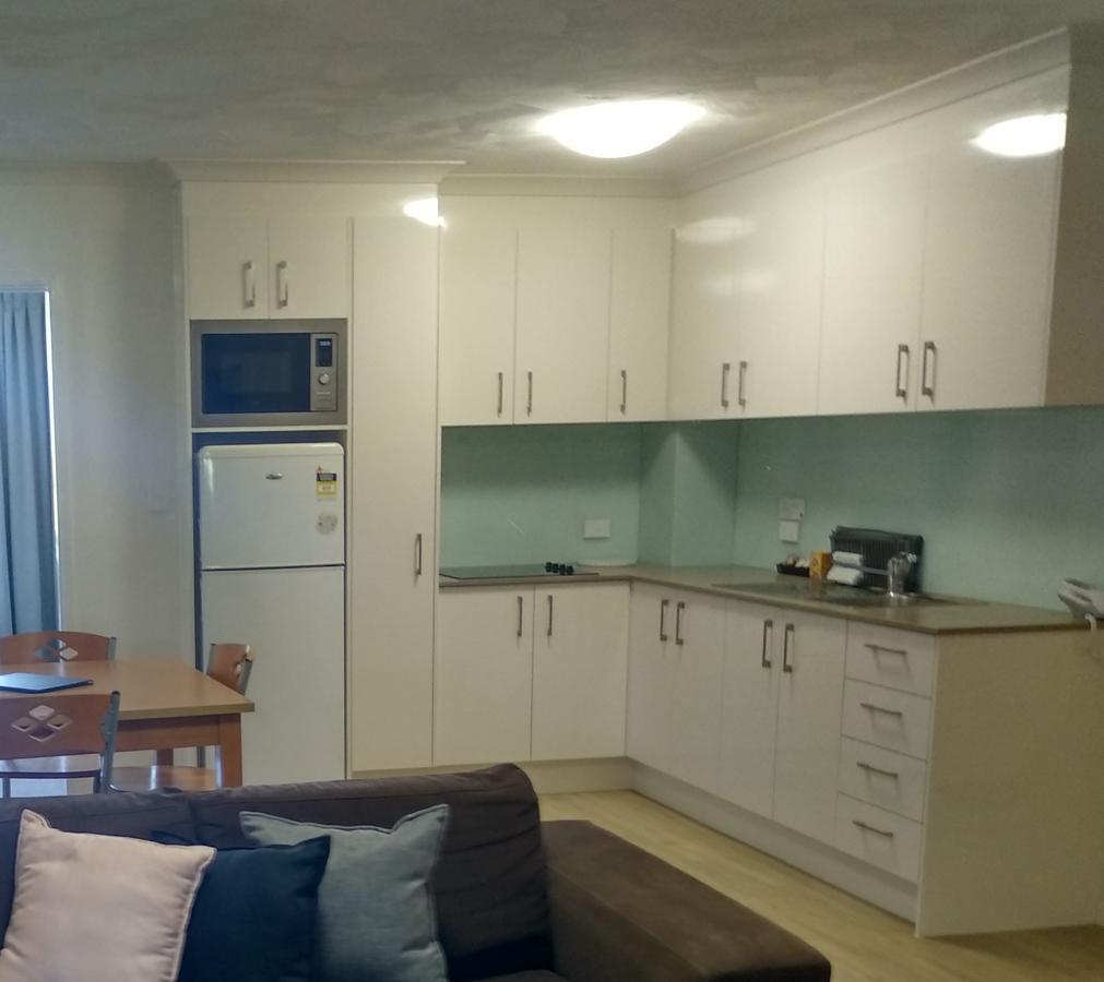 Milton Aparthotel 4*