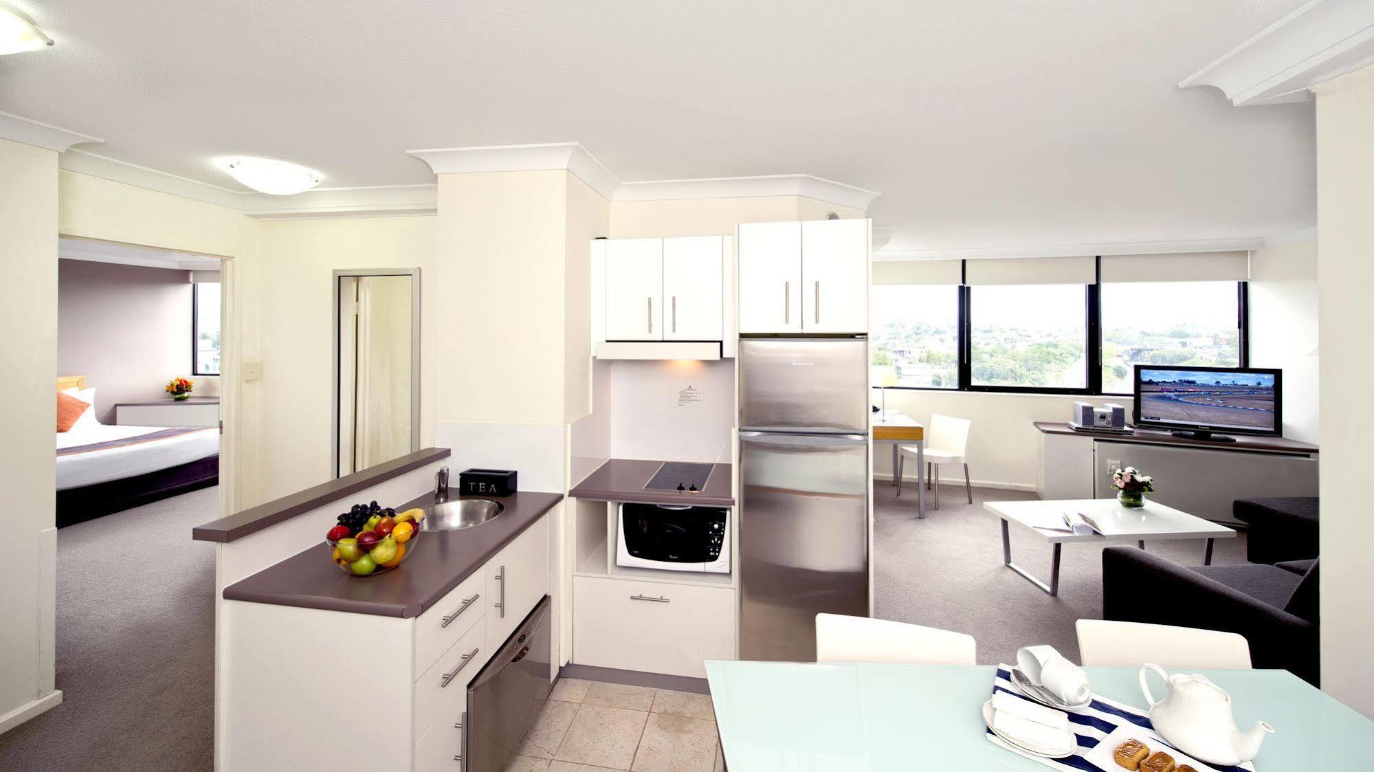 Aparthotel Park Regis North Quay 4*