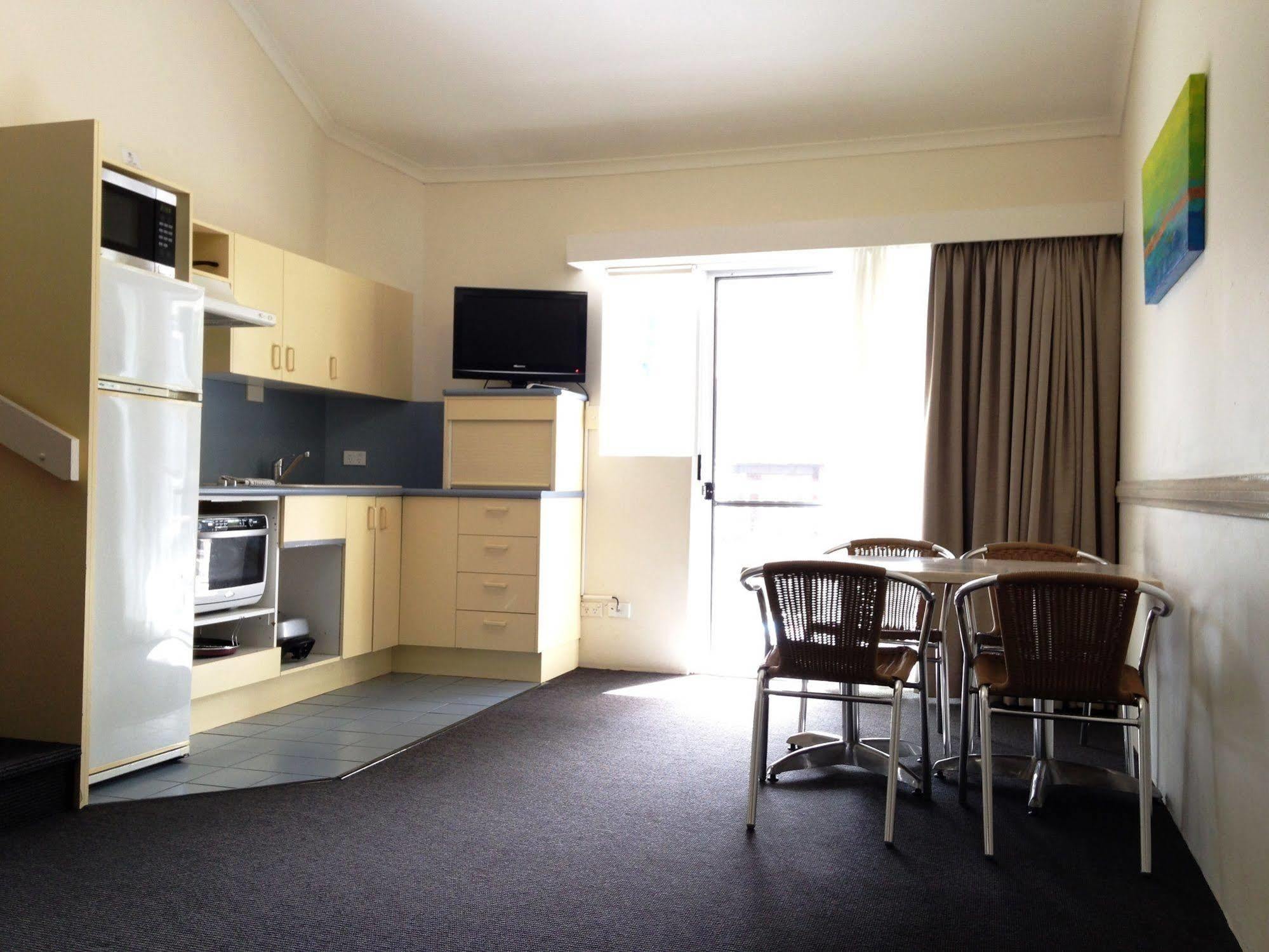 Toowong &