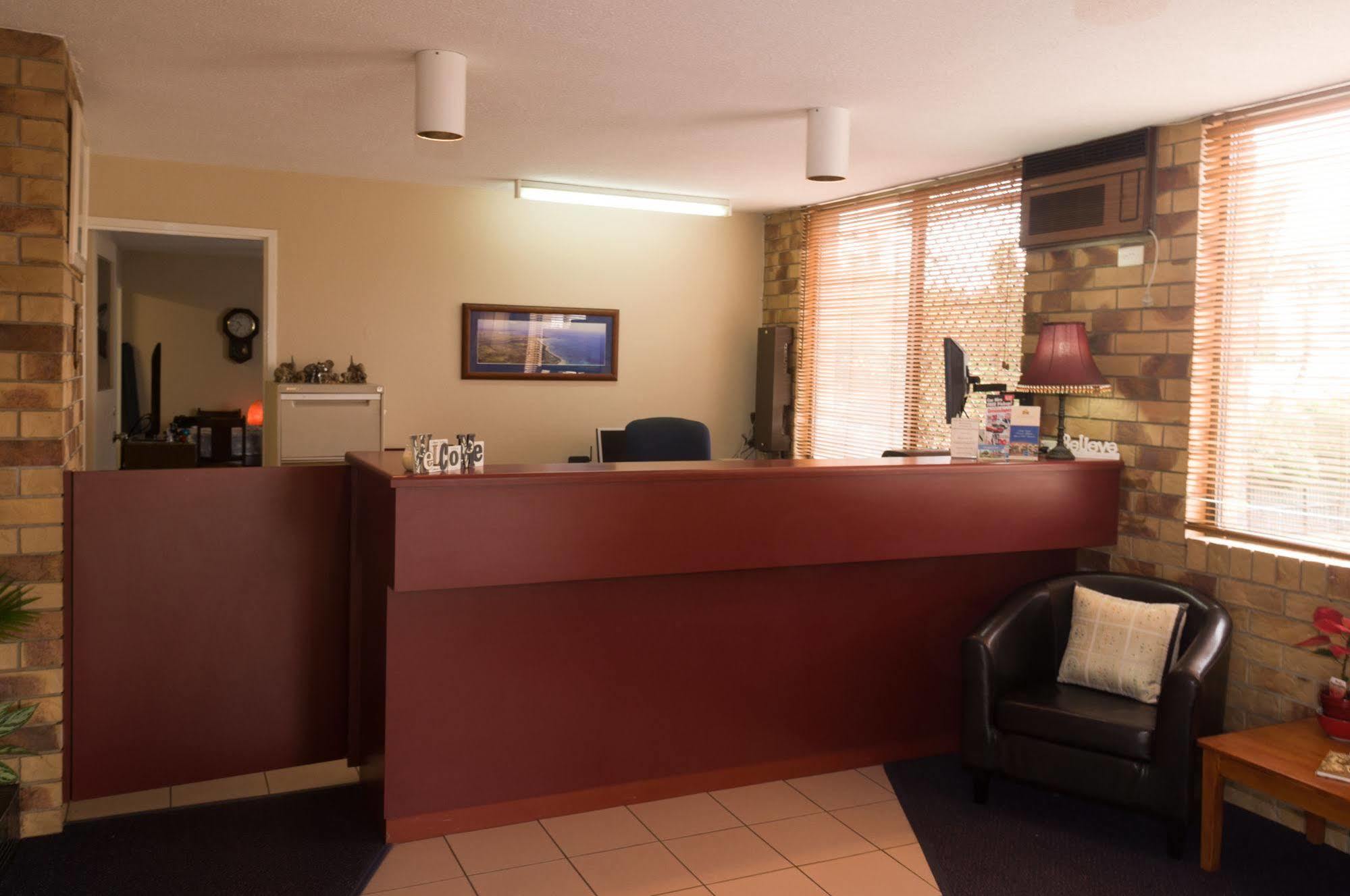 Lancaster Court Motel 3*