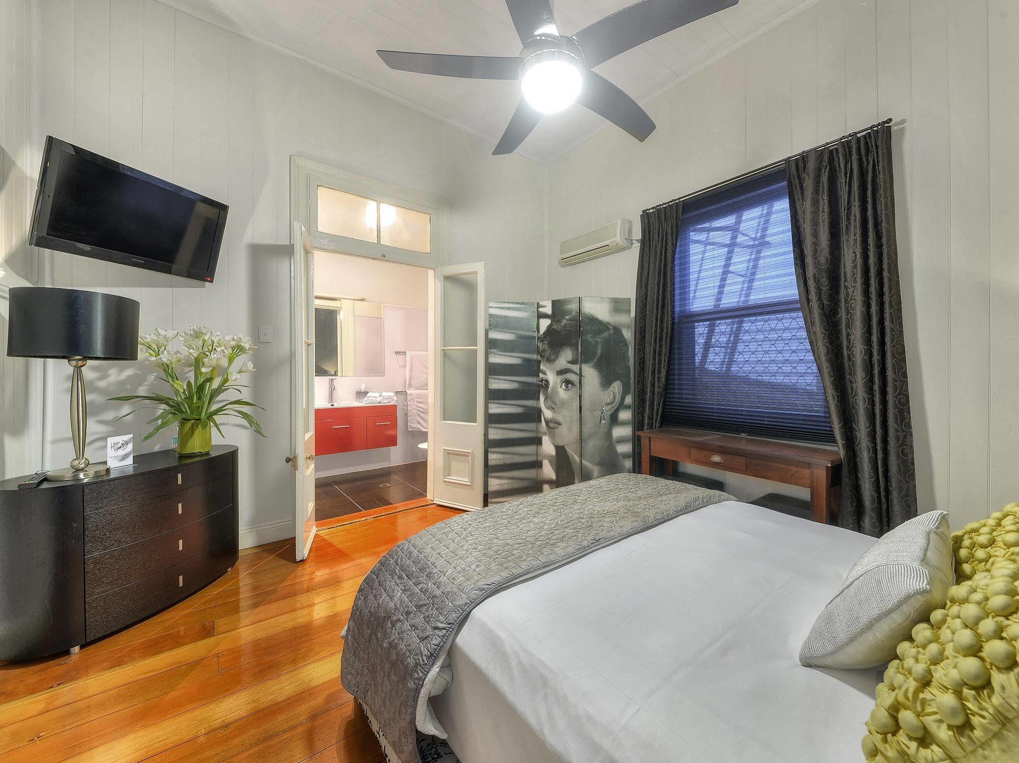 One Thornbury Bed & Breakfast Brisbane