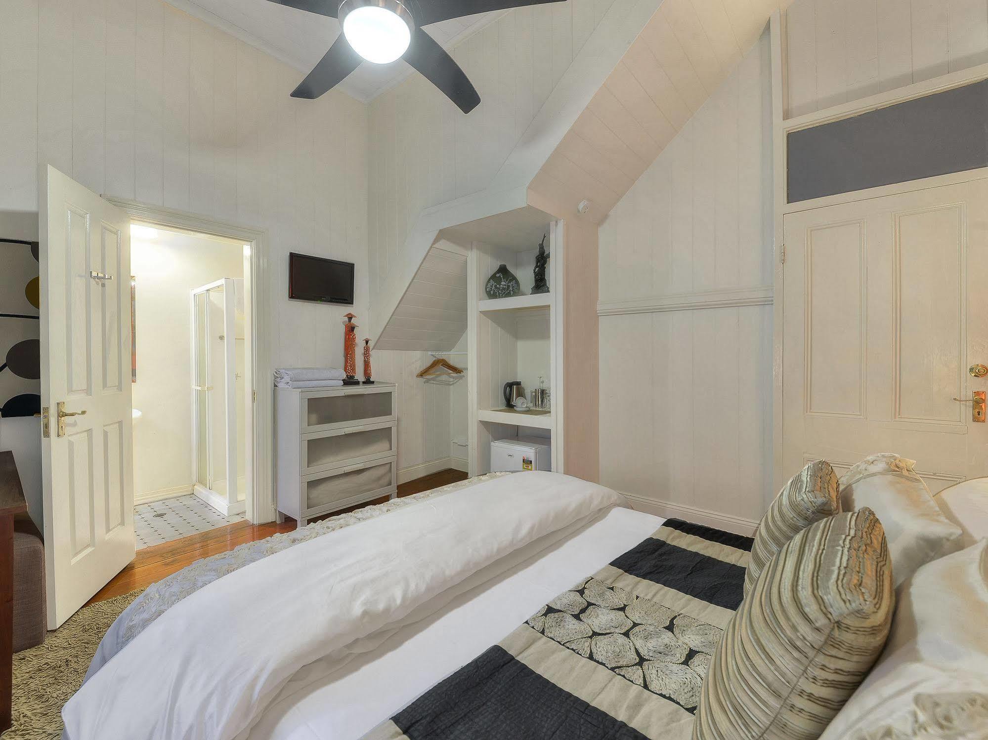 One Thornbury Bed & Breakfast