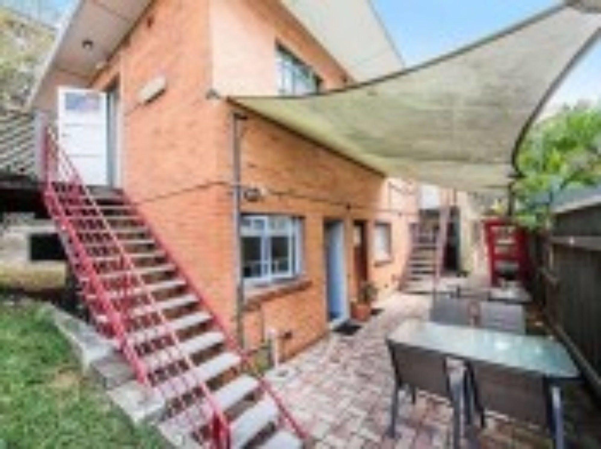 Kookaburra Guest house