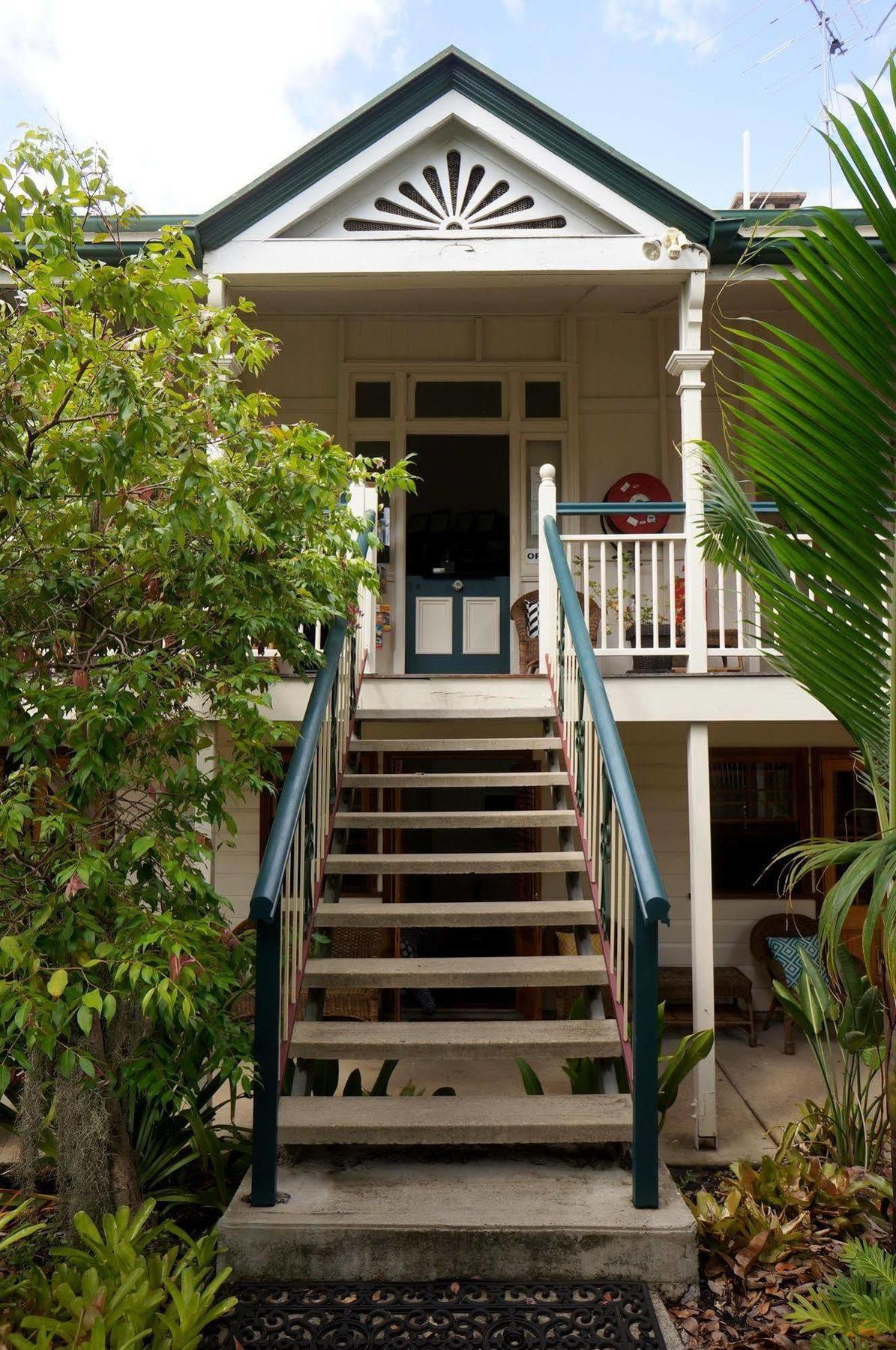 Ellie's Albergue *
