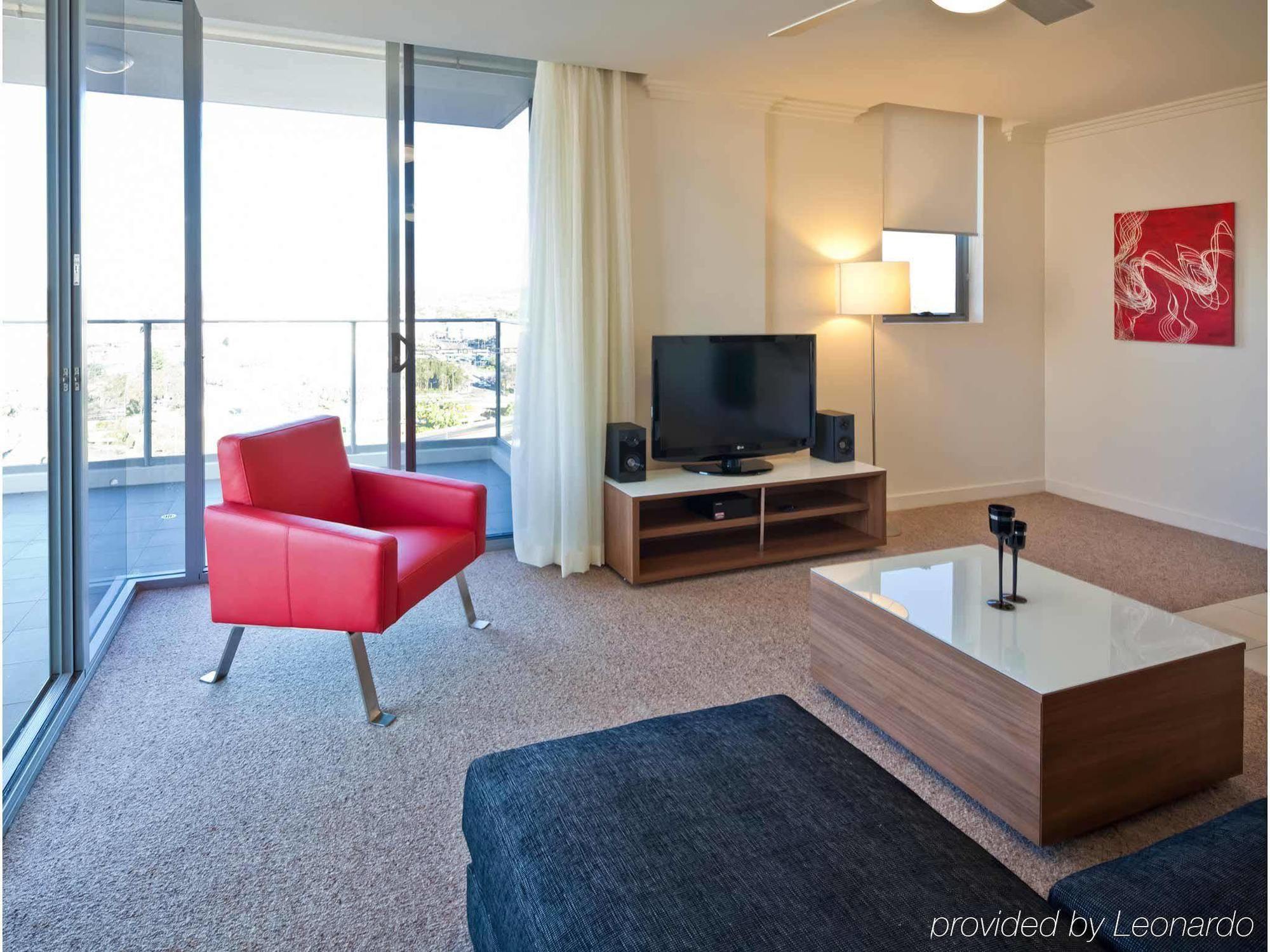 Aparthotel Quest South 4*