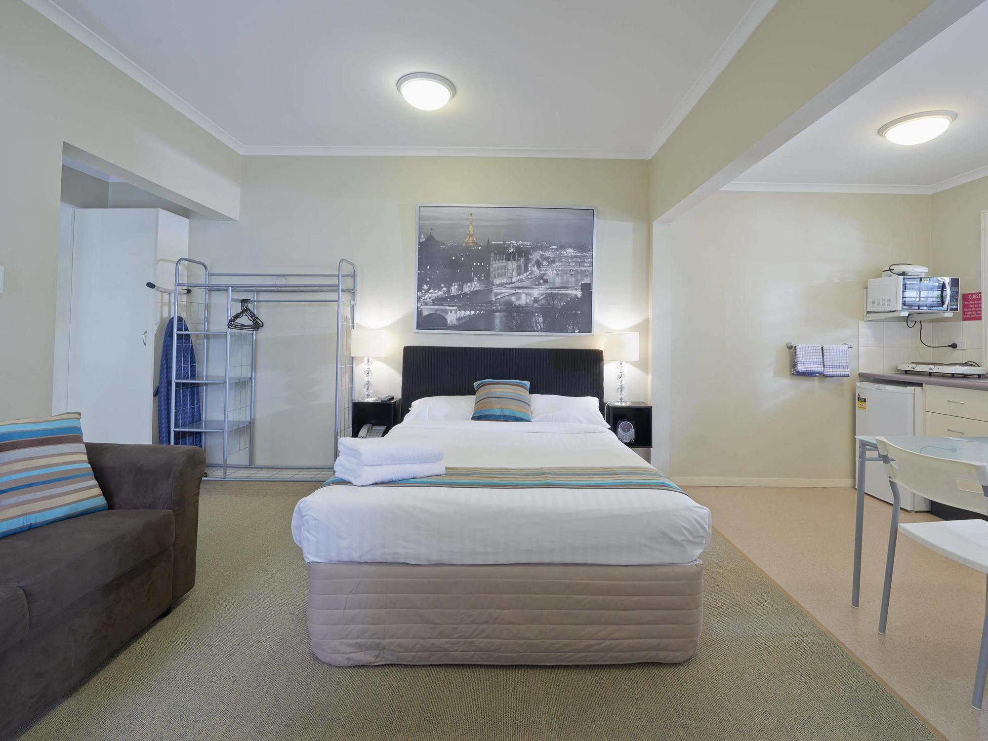 Aparthotel Street 3*