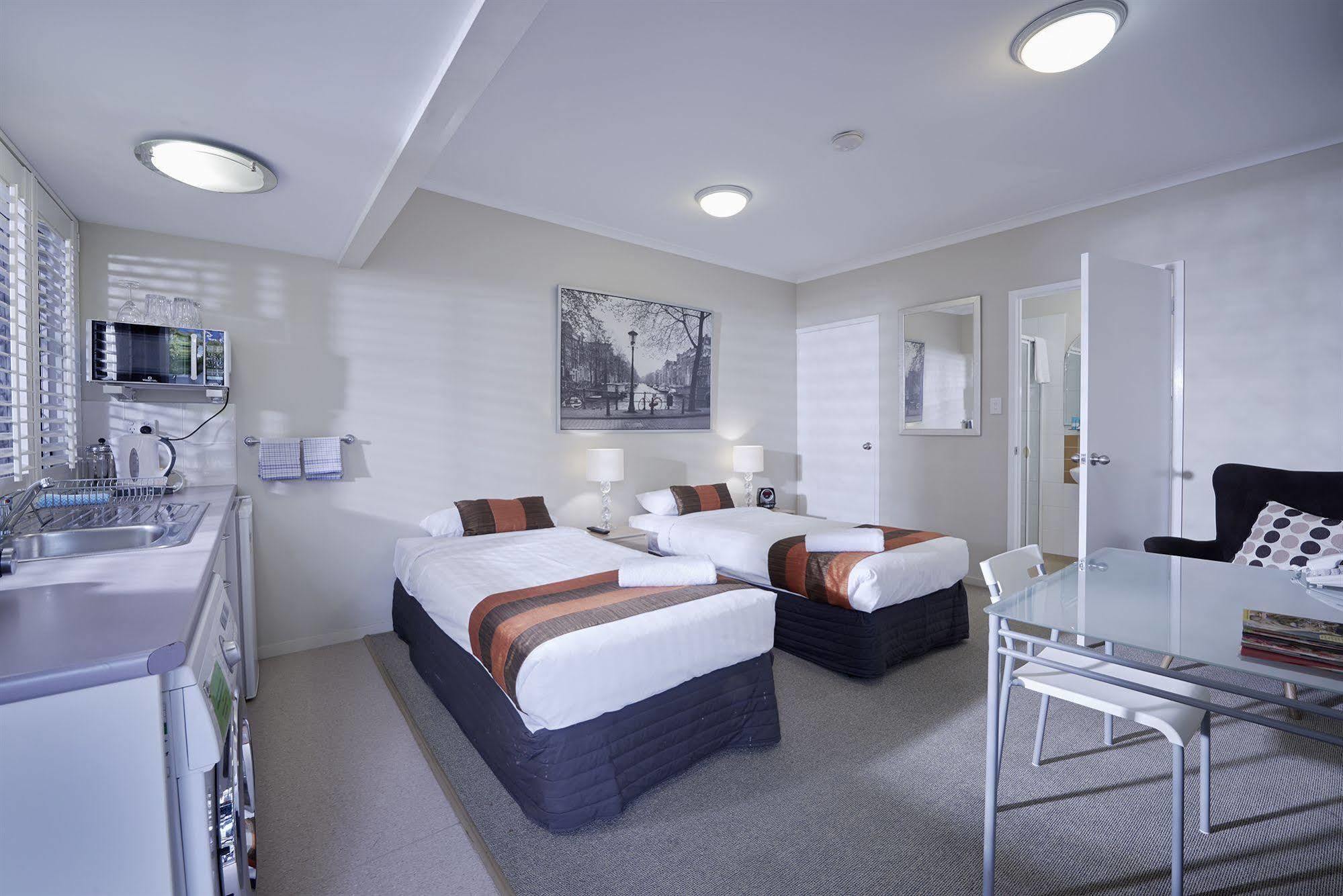 Aparthotel Street 3*