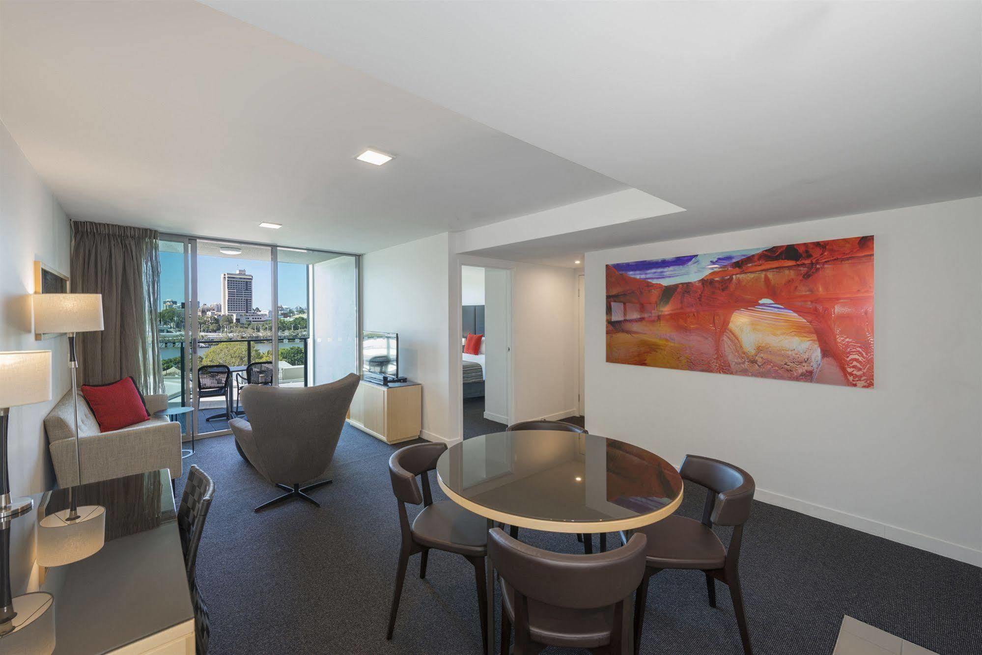 Mantra South Bank Hotel 4*