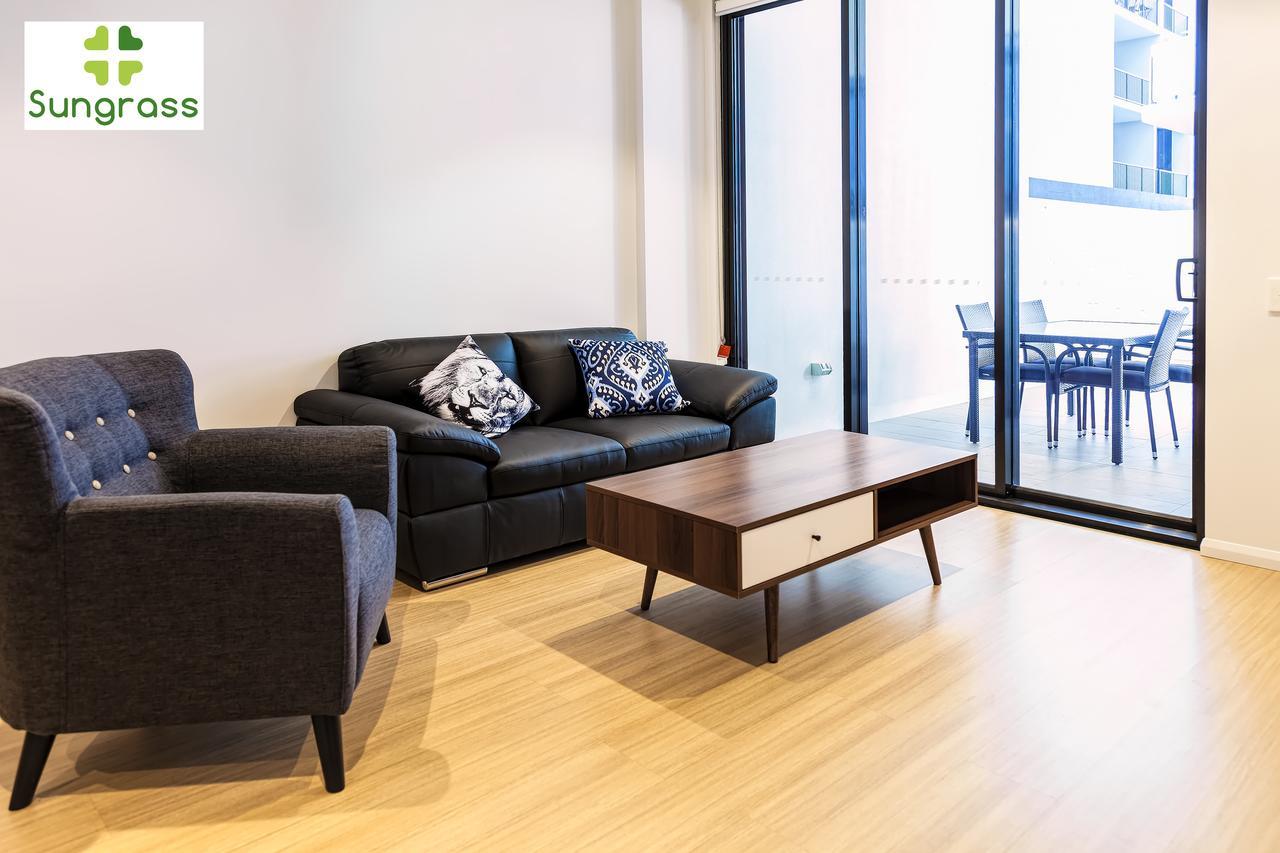 Soko Waterfront West End Aparthotel