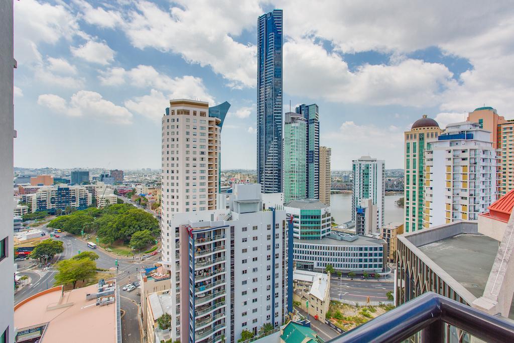 Republic City Aparthotel