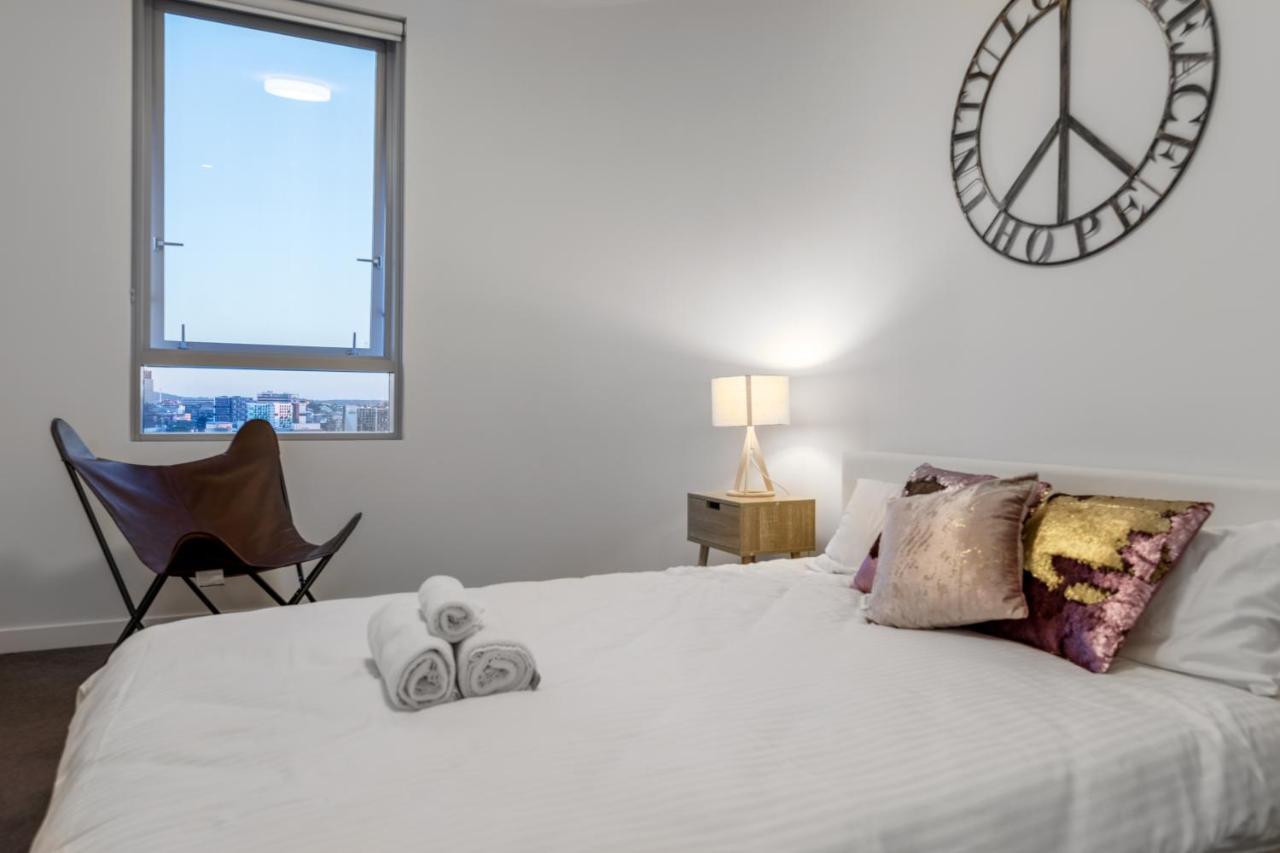 Lucid South Apartment